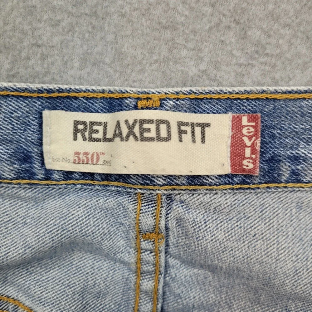 Levi 550 Relaxed Fit Jeans Mens 38x32 Light Wash Denim Y2K